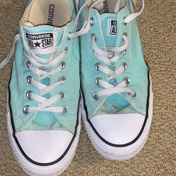 women’s 10.. mens 8 converse - Picture 1 of 3